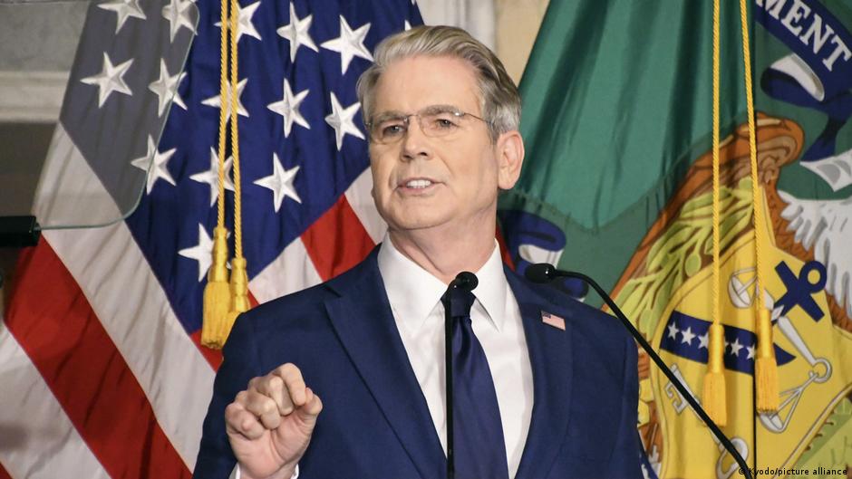 En la imagen aparece el secretario del Tesoro estadounidense, Scott Bessent