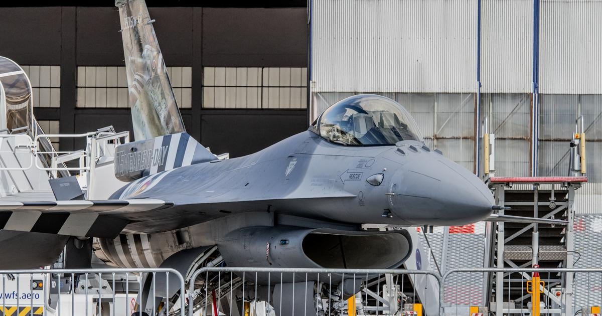 Un pilote s'éjecte d'un avion de chasse F-16 sur une base américaine en Allemagne
