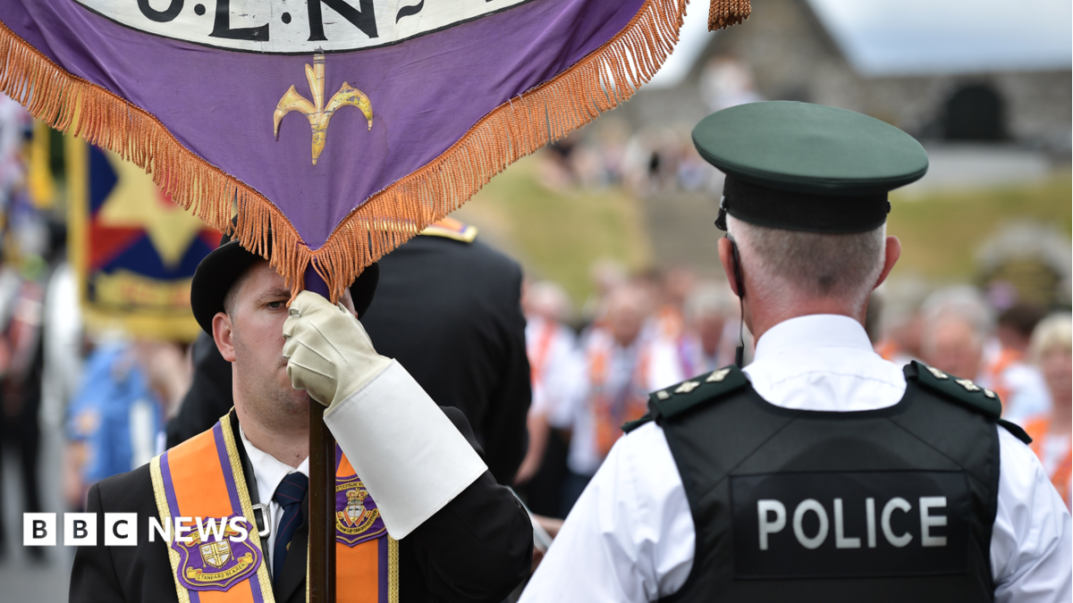 Parades Commission Autorise le Défilé de l'Orange Order à Portadown