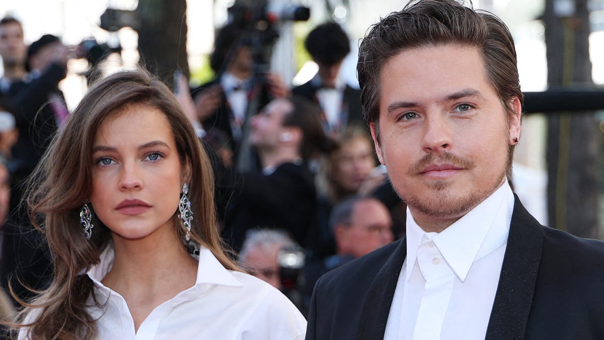 Barbara Palvin et Dylan Sprouse annoncent la naissance de leur première fille