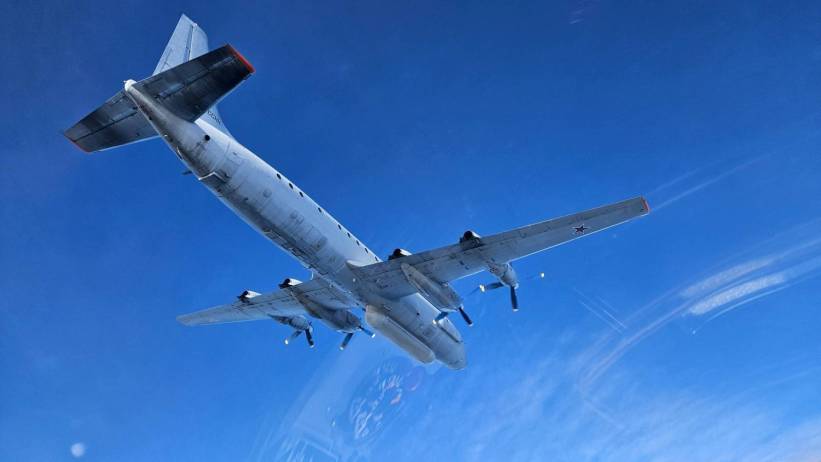Chasseurs polonais interceptent un avion russe Il-20 près des côtes