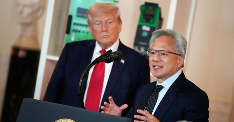Donald Trump Appelle Jensen Huang En Pleine Réunion Interne Chez Nvidia