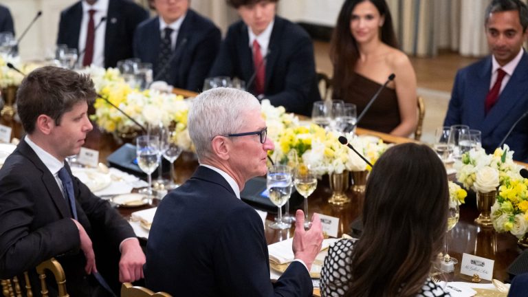 Trump Convie Sam Altman, Tim Cook et Jensen Huang au Dîner avec Xi Jinping