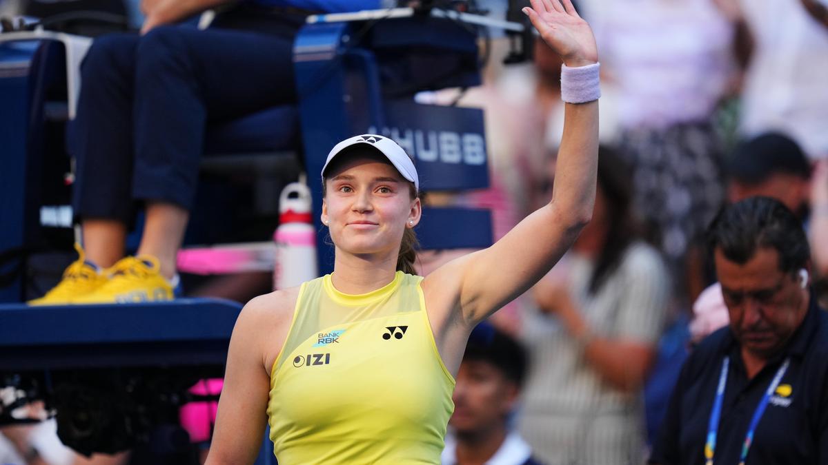 Elena Rybakina bat Naomi Osaka et se rapproche de la place de numéro un