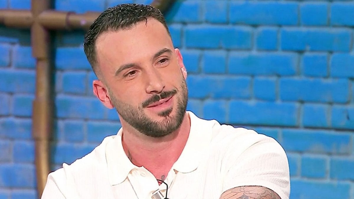 Andreas Müller intègre le Grand Fratello Vip et suscite des doutes