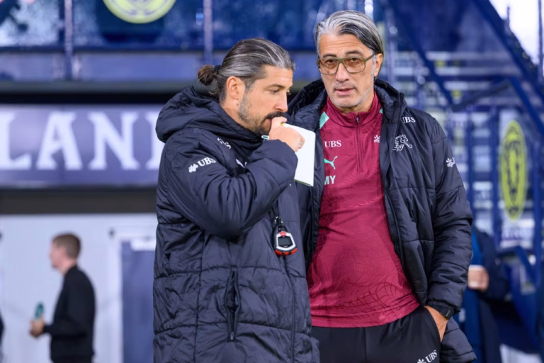 Murat Yakin diminué et vol retardé, Davide Callà assure l'intérim de la Nati