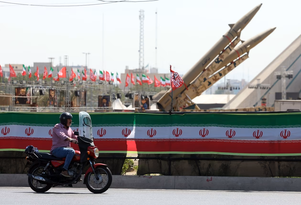 Les États-Unis Frappent des Cibles des Gardiens de la Révolution en Iran