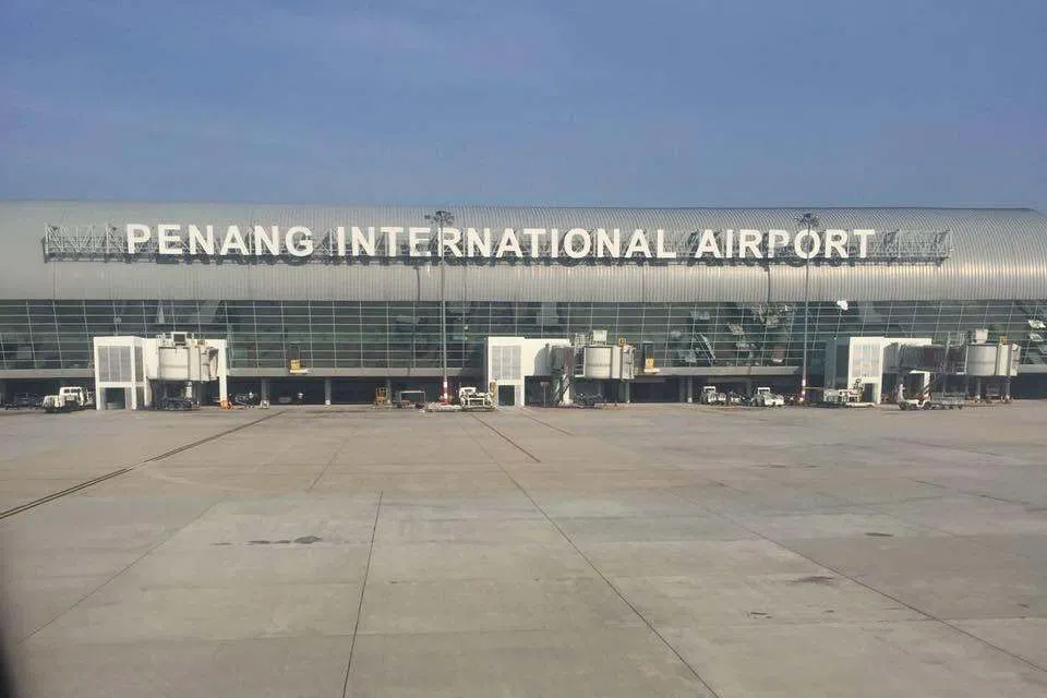 Aéroport de Penang : Deux Personnes Arrêtées pour Abandon d'Enfant