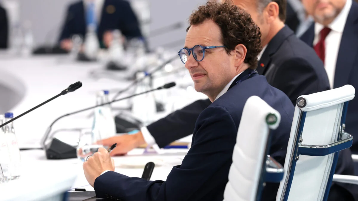 Dario Amodei d'Anthropic Propose de Ralentir le Développement de l'IA