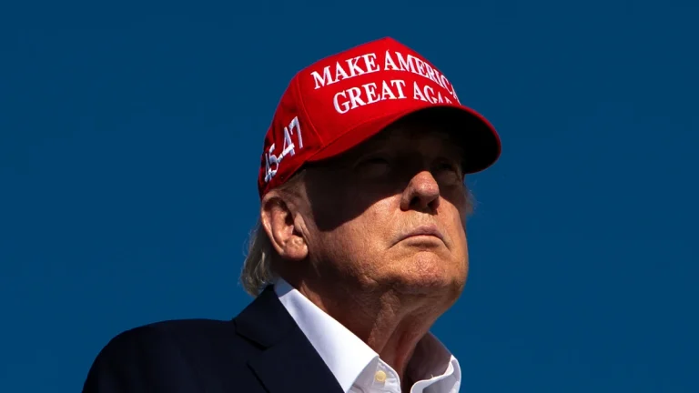 Donald Trump voit son impopularité grimper avant les élections de mi-mandat