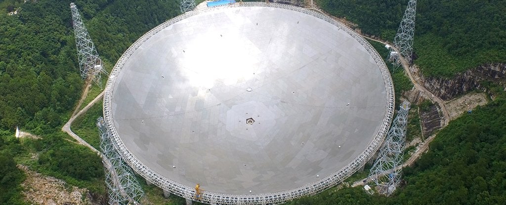 Le télescope FAST cartographie l'hydrogène neutre pour étudier l'univers