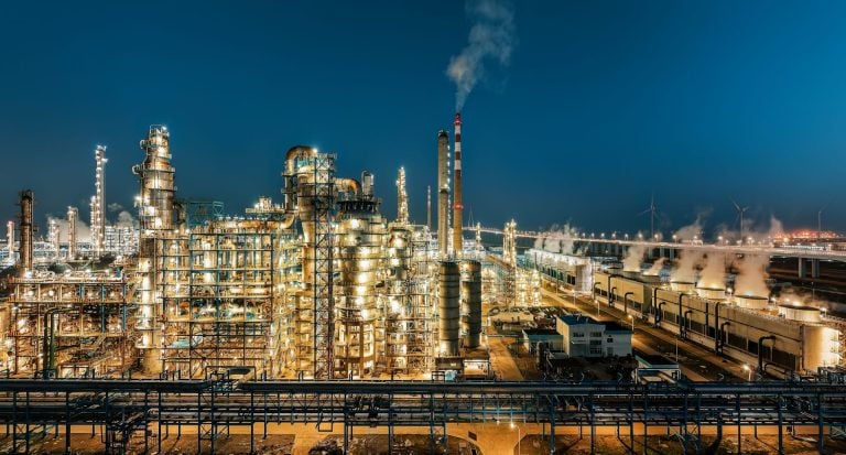 Pétrole : le Brent dépasse les 100 dollars le baril face au conflit