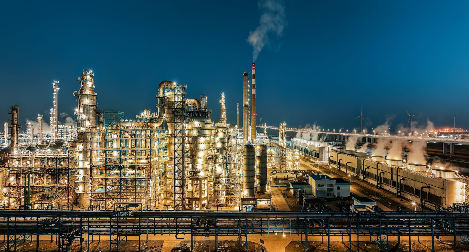 Pétrole : le Brent dépasse les 100 dollars le baril face au conflit