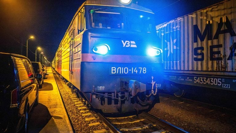 Ukraine : Un drone russe frappe le train Kiev-Varsovie près de la frontière