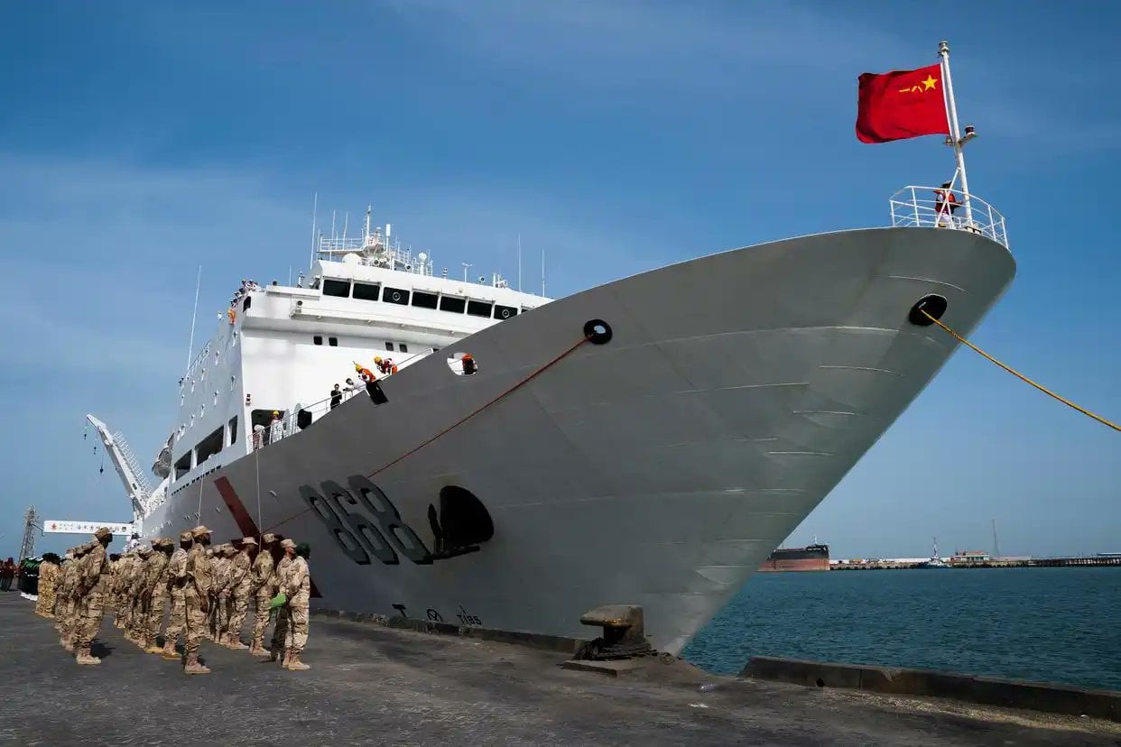 Navire-Hôpital Chinois Ji Xiang Fang Zhou en Mission Médicale au Sénégal