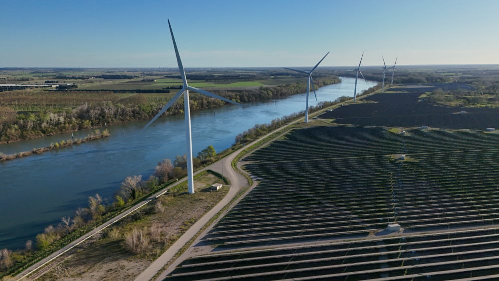 France relance les appels d'offres pour l'éolien et le solaire