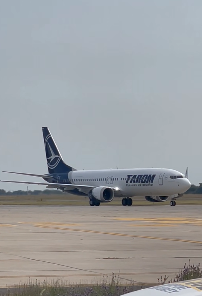 TAROM a primit primul avion Boeing 737 MAX, botezat „Mircea Lucescu”. Pe ce rute va zbura