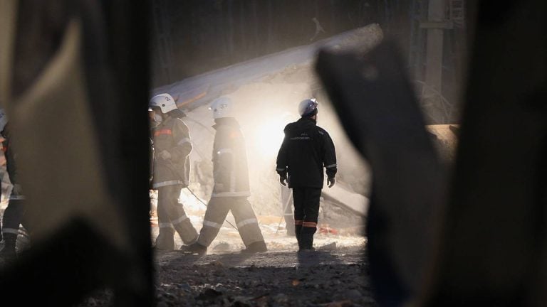 Iakoutie : Quatre Morts dans une Explosion sur le Gisement d'Elga