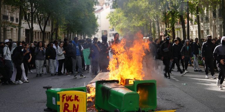 Daniel Trenčovski vandalisé et pillé en plein Paris lors des manifestations