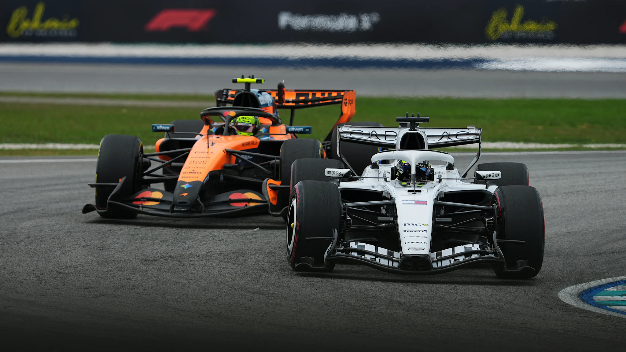 Max Verstappen en pole au GP de Bahreïn devant Lewis Hamilton