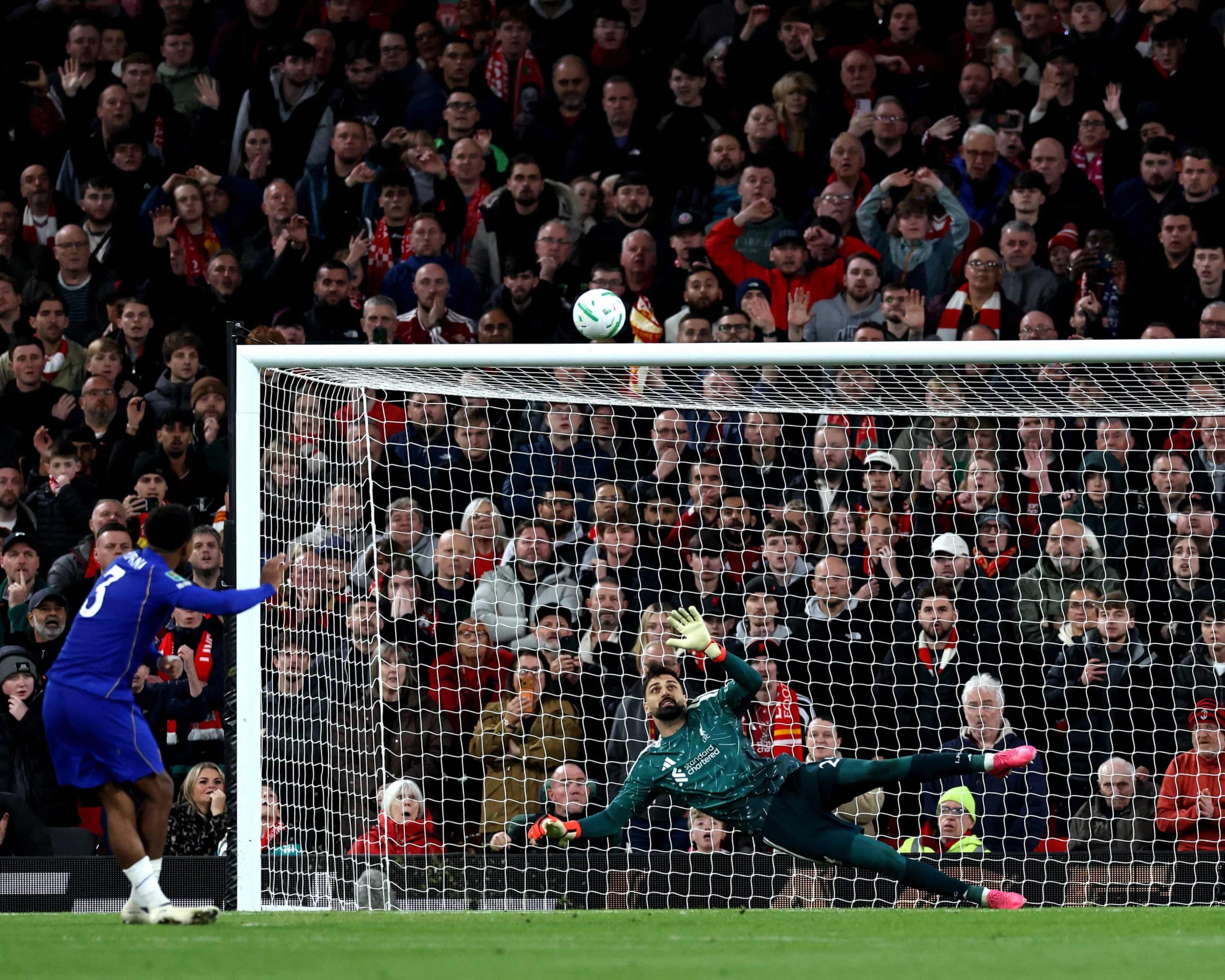 Liverpool élimine Chelsea aux tirs au but en Carabao Cup