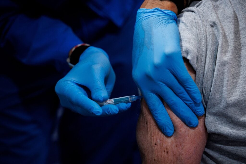 Vaccins de routine : un bouclier protecteur pour le cœur selon Nature Medicine