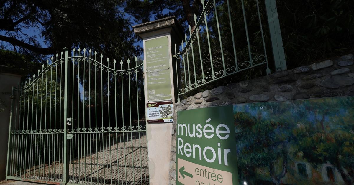 Un panneau indique l’entrée du musée Renoir à Cagnes-sur-Mer, sur la Côte d’Azur, France, le 8 septembre 2026