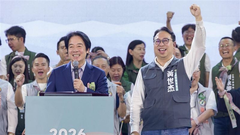 Lai Ching-te soutient Huang Shi-chieh lors d'un grand rassemblement à Taoyuan