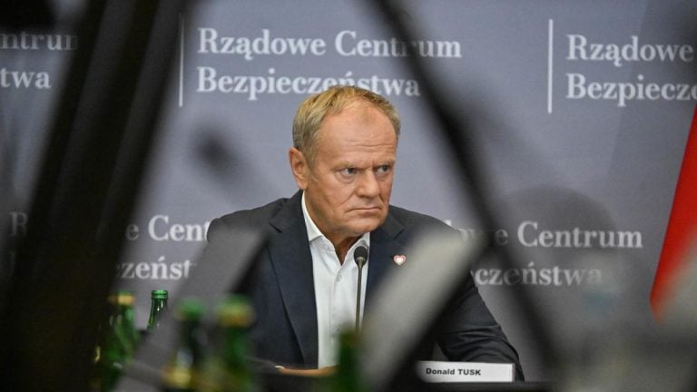 Pologne : la police arrête un suspect pour un projet d'attentat contre Donald Tusk et Wladyslaw Kosiniak-Kamysz