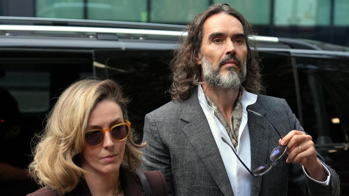 Russell Brand jugé à Londres pour viol et agression sexuelle