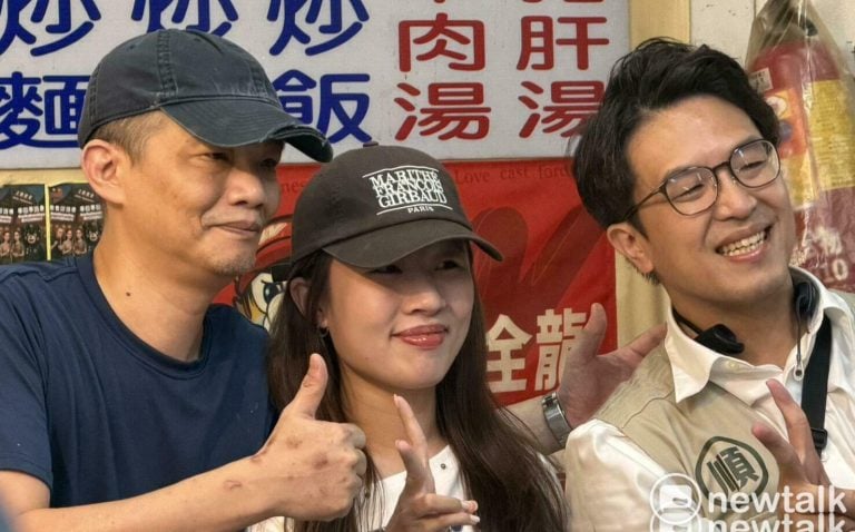 Shen Bo-yang mobilise ses partisans au marché de nuit de Shilin