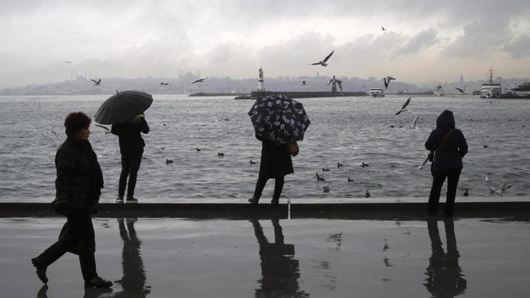 La Turquie fait face à une vague d'intempéries majeure combinant de fortes pluies et des vents