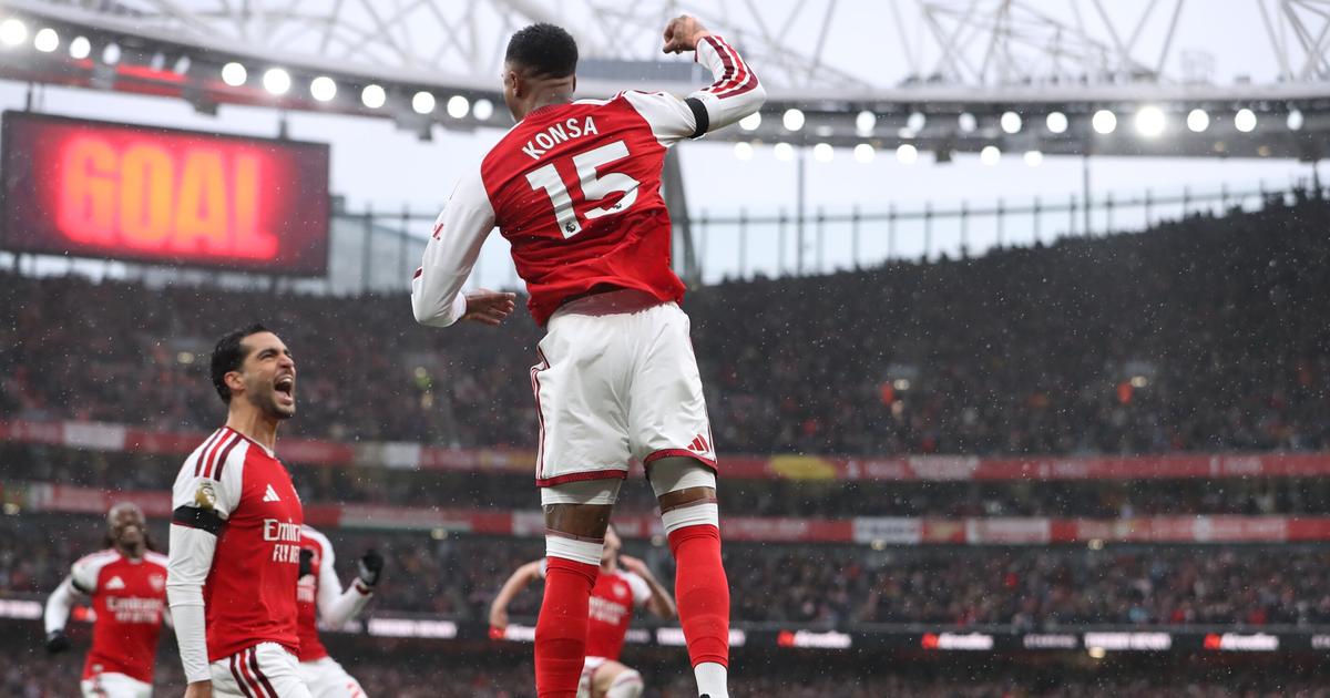Arsenal bat Everton 2-0 et rejoint Manchester City en tête