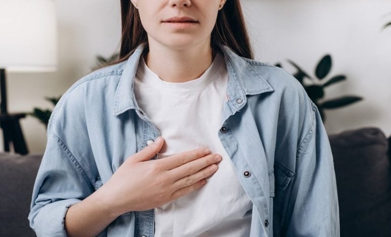 VIH : une méta-analyse révèle des altérations cardiaques précoces
