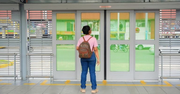 TransMilenio équipe 49 stations de portes intelligentes à Bogotá