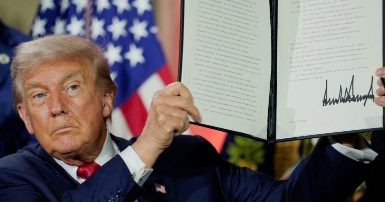 Donald Trump crée la Super Intelligence Force pour coordonner l'IA