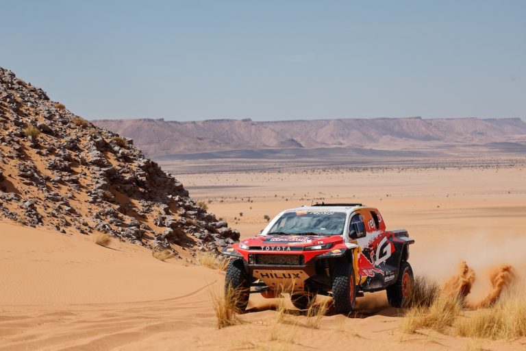 Sébastien Loeb surmonte ses pannes au Rallye du Maroc