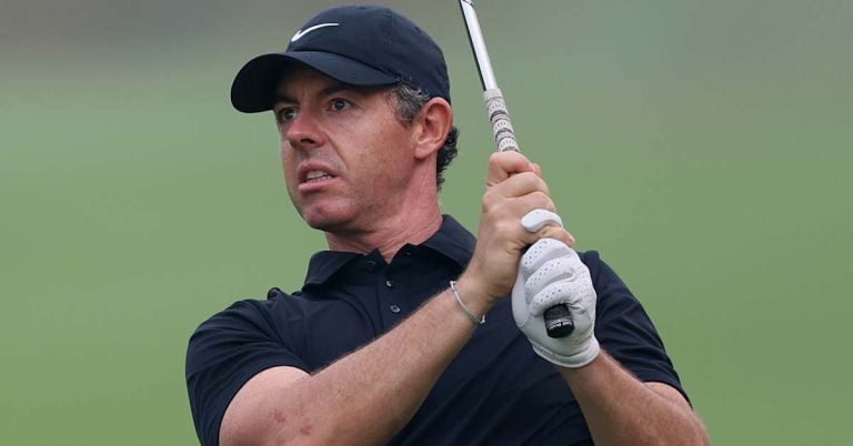 Niklas Nørgaard mène le DP World India Championship perturbé