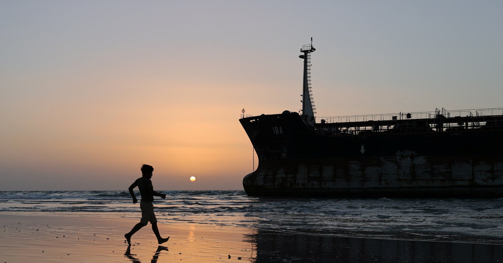 Umm al-Quwain : les plages fermées après un déversement pétrolier