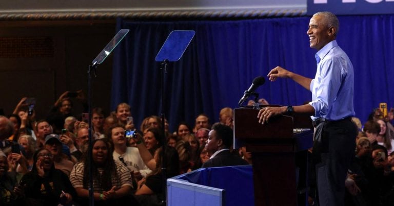 Barack Obama critique Donald Trump et soutient Amy Acton à Cleveland