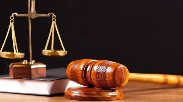 La CCR constate un conflit constitutionnel sur l'ordonnance SAFE