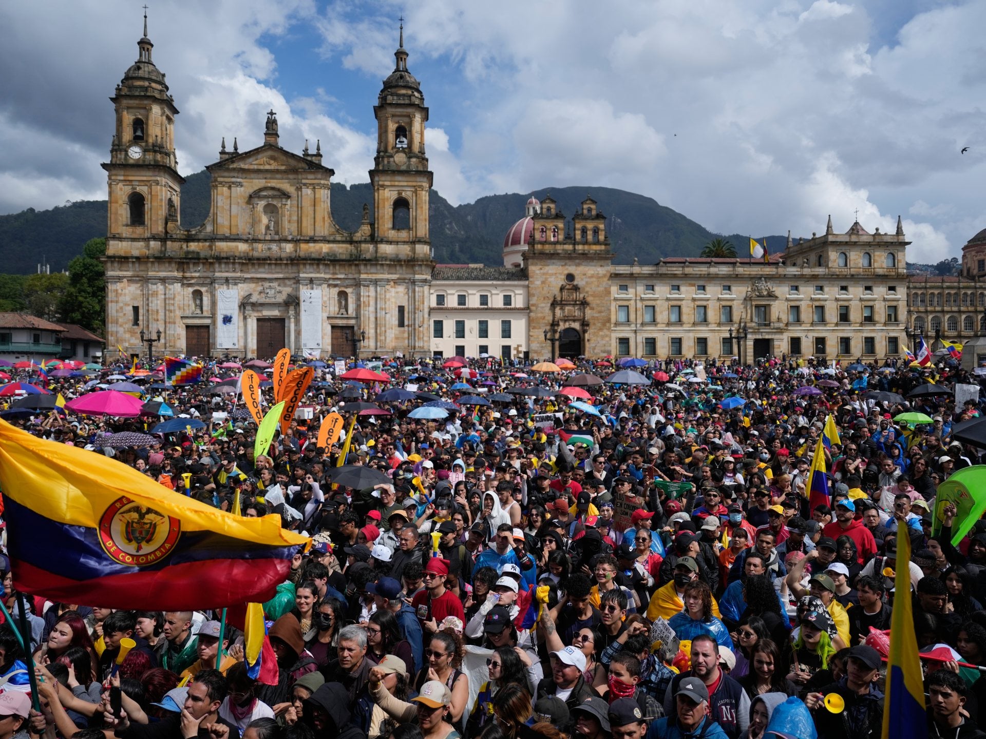 Colombie : des milliers de personnes manifestent contre Abelardo de la Espriella