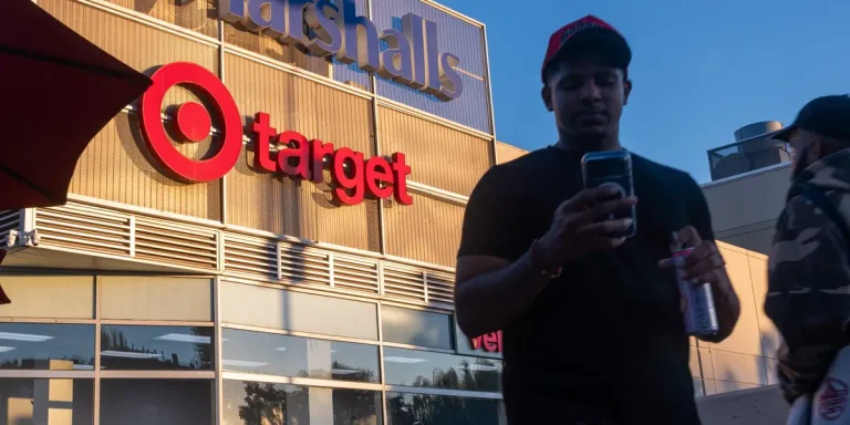 Target lance Ask Target, un assistant d'achat par IA pour les fêtes
