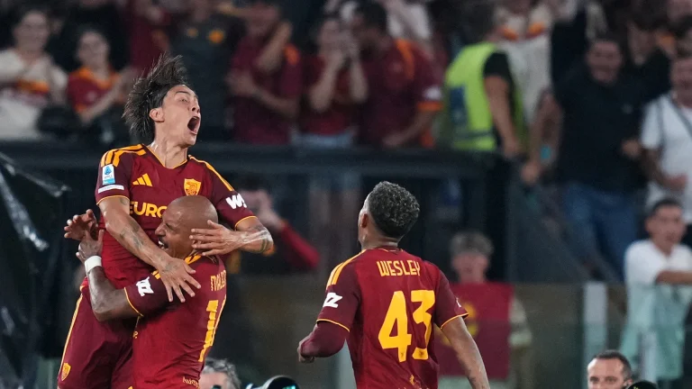 La Roma s'est imposée 4-2 face au Cagliari et s'empare de la troisième place