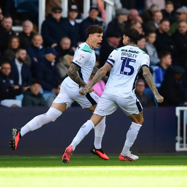Andrei Coubiș inscrit son premier but avec Lincoln City en Championship