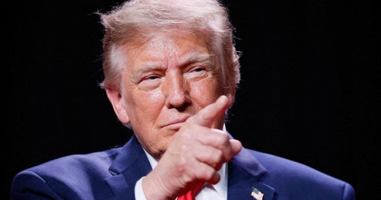 Pas d'attaque contre l'Iran avant les élections, promet Donald Trump
