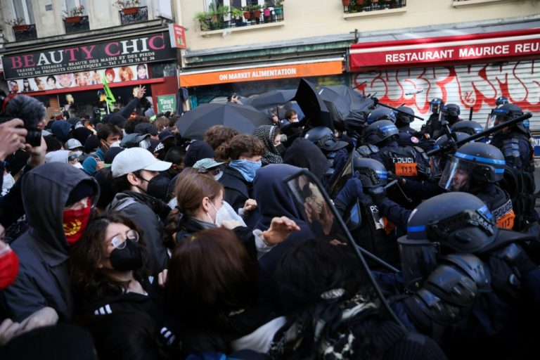 Près de 1 800 arrestations en France après des violences et des pillages