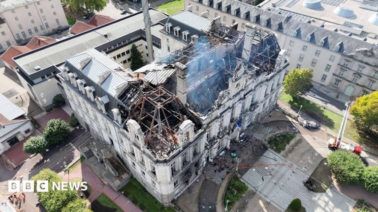 Un suspect de 34 ans arrêté après l'incendie de l'hôtel de ville de Limoges