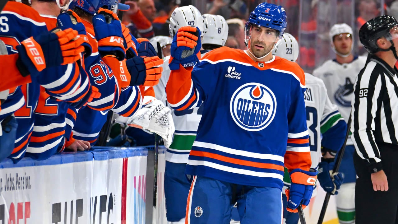 Oilers battent les Canucks 9-7 avec huit points pour Bouchard