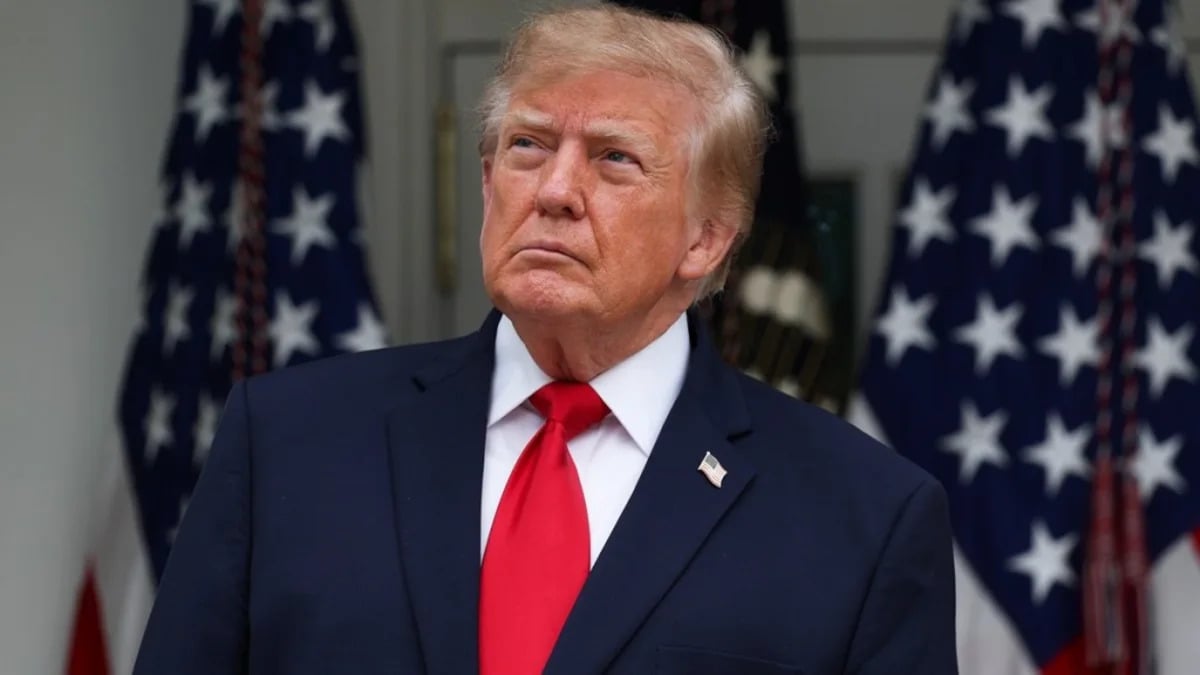 Téhéran : un faux Donald Trump en cage place Tajrish